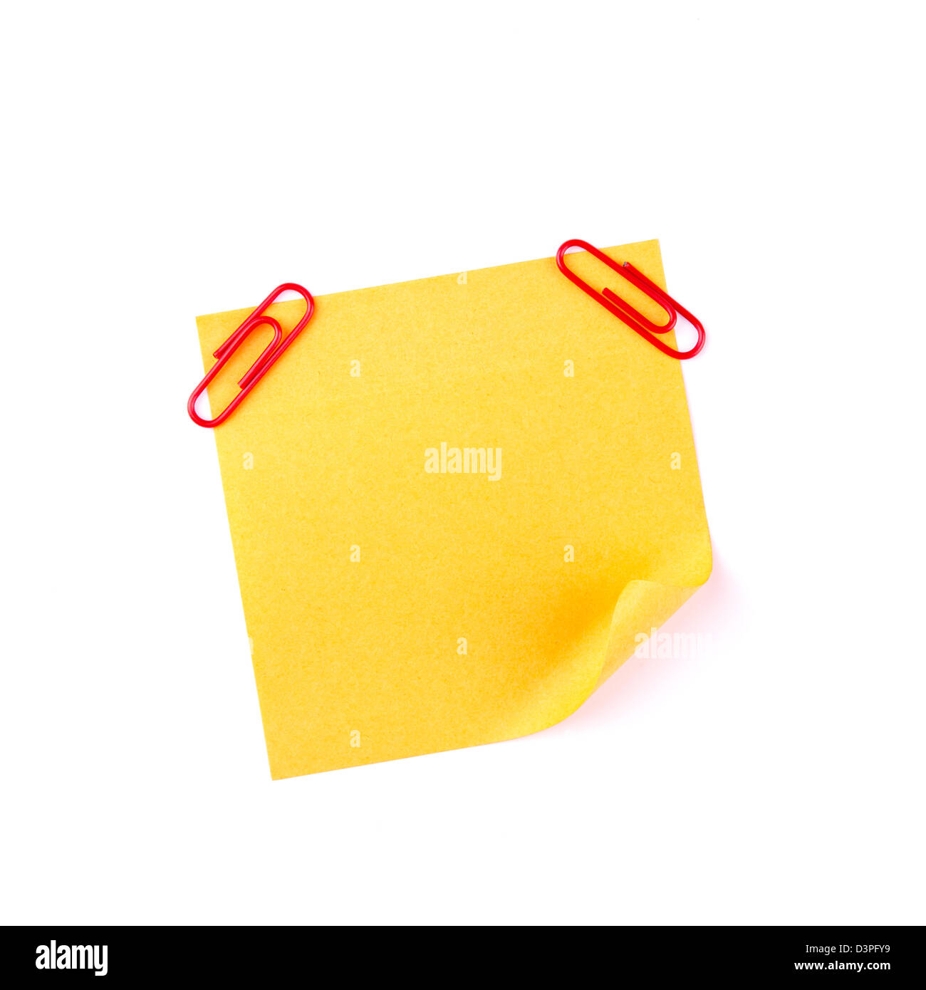 Orange carta adesiva nota con clip rosse isolato su bianco Foto Stock