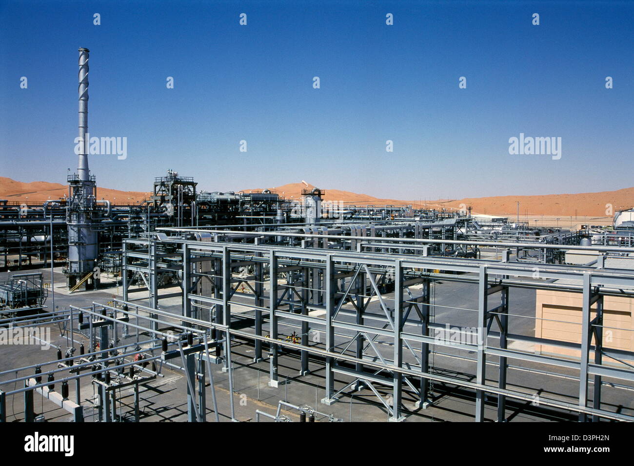 Un panorama del gas shaybah olio impianto di separazione (GOSP), una grande produzione di gas e petrolio stabilimento situato nel quartiere vuoto Foto Stock