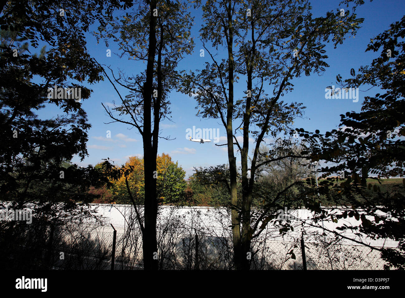 Francoforte sul Meno, Germania, aereo atterra all'aeroporto di Francoforte Foto Stock