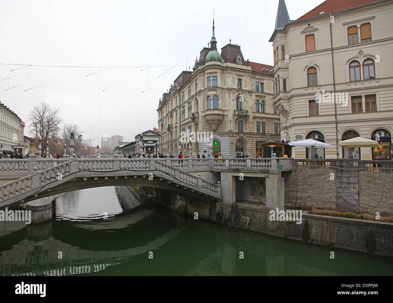 Il triplice ponte sopra il fiume Ljubljancia Ljubljana Slovenia Europa Foto Stock