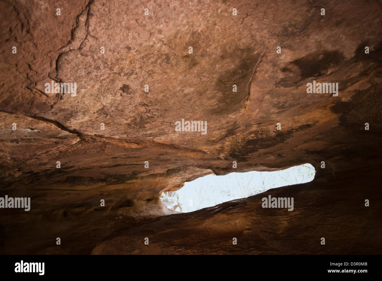 Le rocce in un sito archeologico, Bhimbetka Ripari Raisen distretto, Madhya Pradesh, India Foto Stock