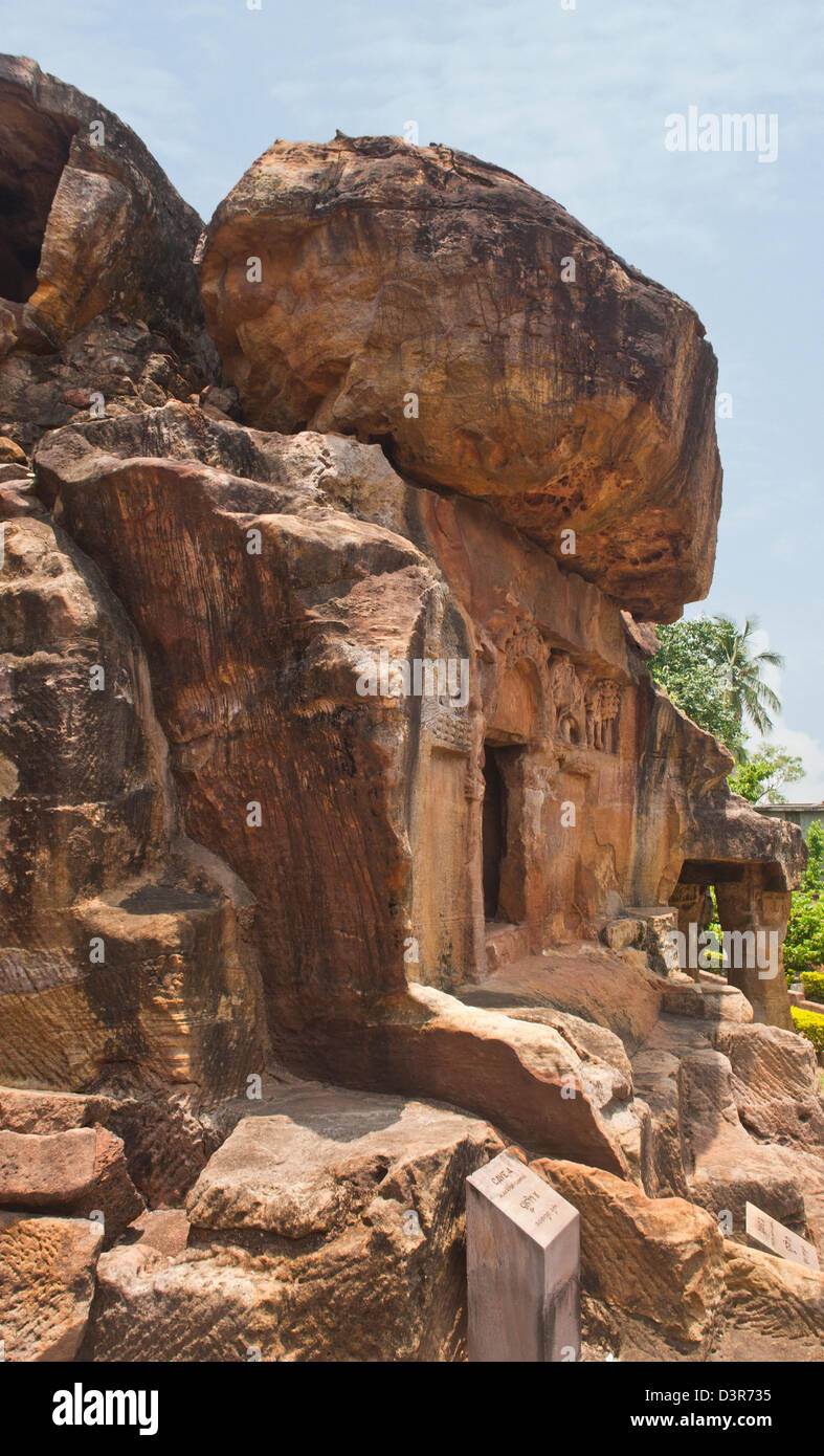 Rovine di un sito archeologico, Udayagiri e Khandagiri Grotte, Bhubaneswar, Orissa, India Foto Stock