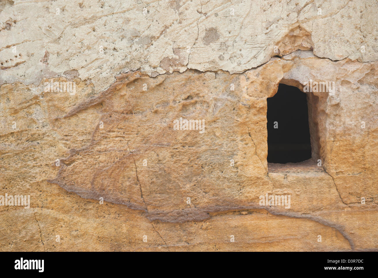 Close-up di una finestra su una parete in corrispondenza di un sito archeologico, Udayagiri e Khandagiri Grotte, Bhubaneswar, Orissa, India Foto Stock