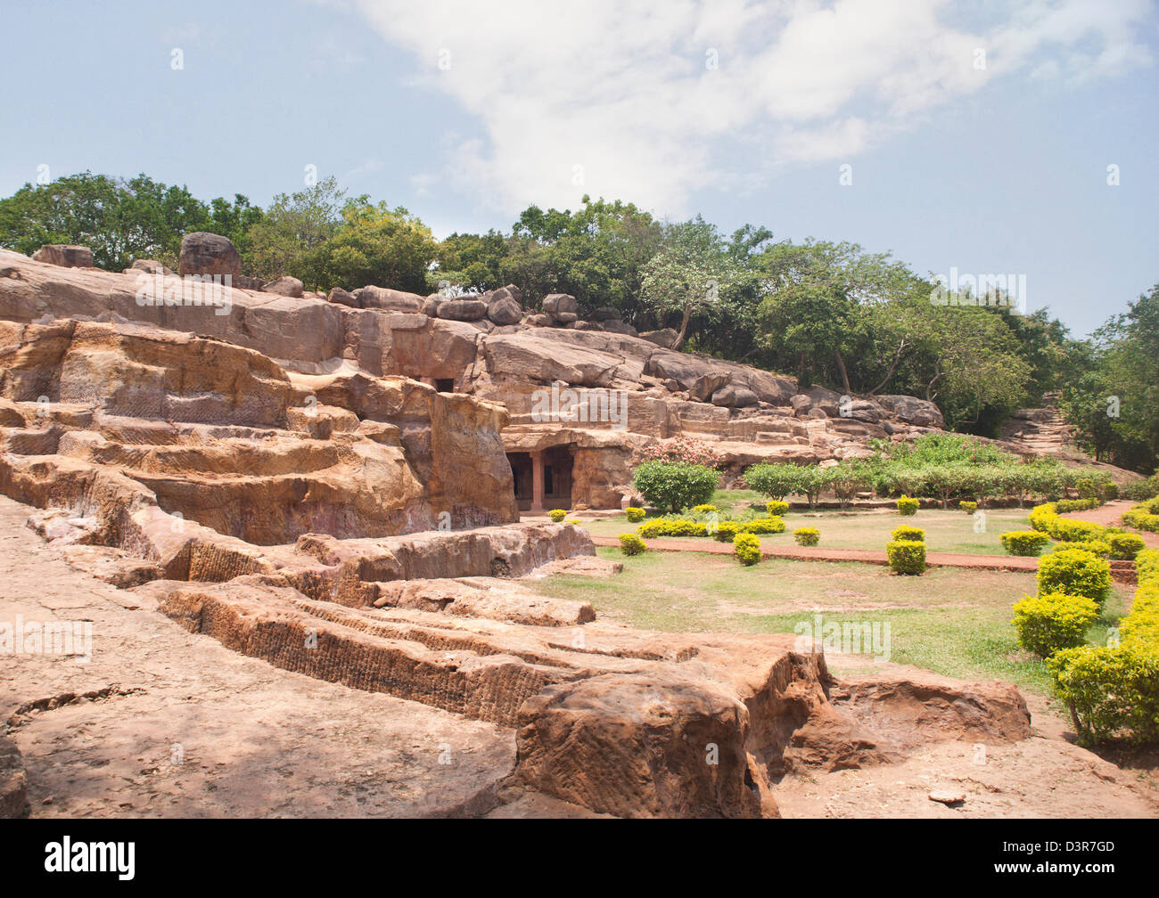 Resti di edifici in corrispondenza di un sito archeologico, Udayagiri e Khandagiri Grotte, Bhubaneswar, Orissa, India Foto Stock