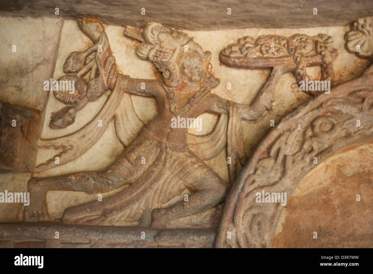 Dettagli di intagli in corrispondenza di un sito archeologico, Udayagiri e Khandagiri Grotte, Bhubaneswar, Orissa, India Foto Stock