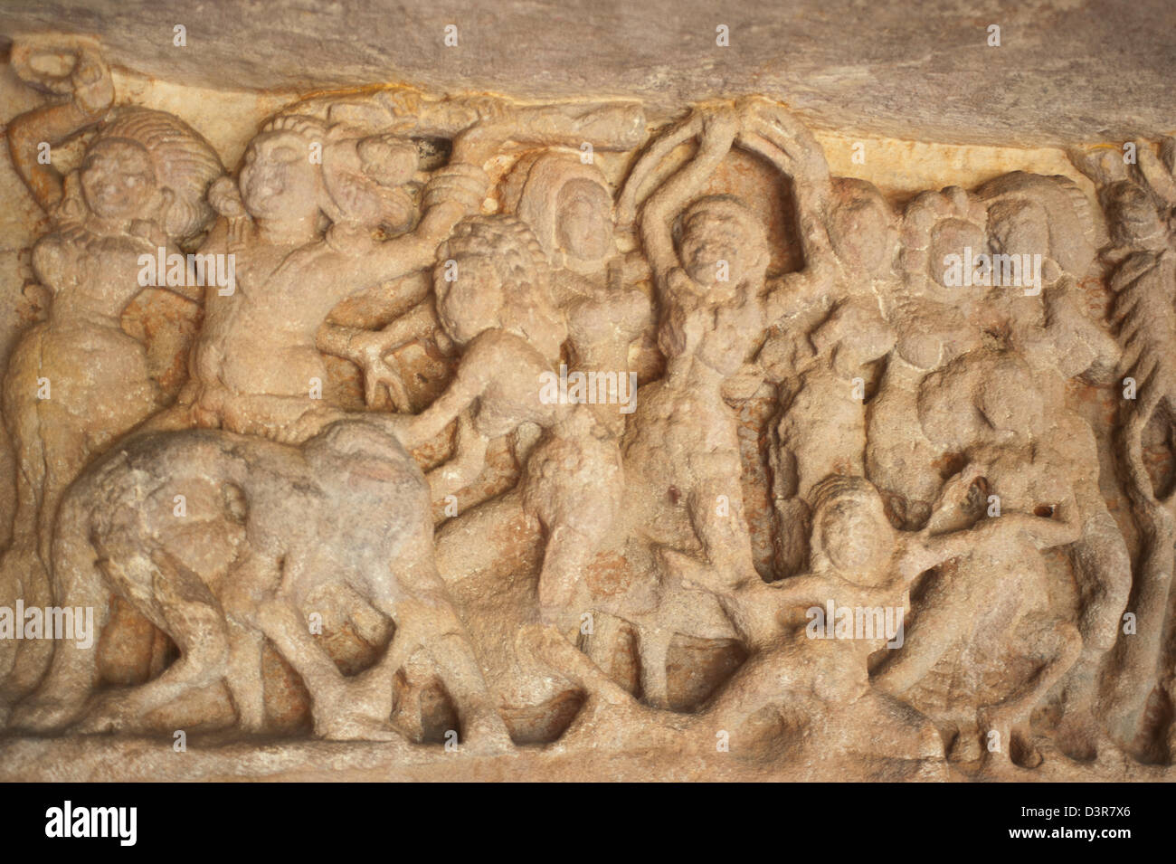 Dettagli di intagli in corrispondenza di un sito archeologico, Udayagiri e Khandagiri Grotte, Bhubaneswar, Orissa, India Foto Stock