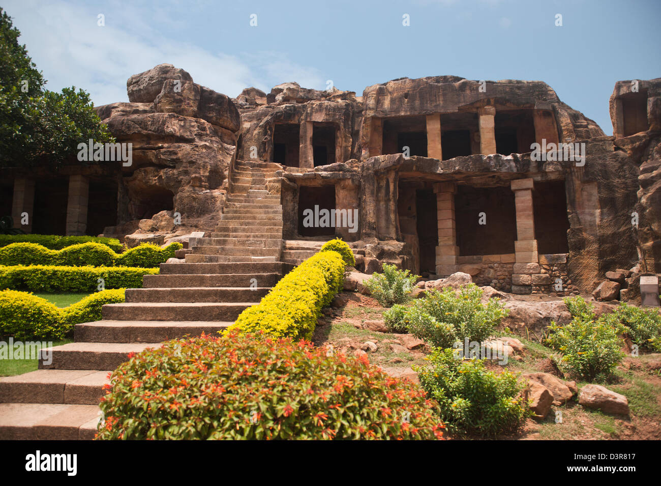 Resti di edifici in corrispondenza di un sito archeologico, Udayagiri e Khandagiri Grotte, Bhubaneswar, Orissa, India Foto Stock