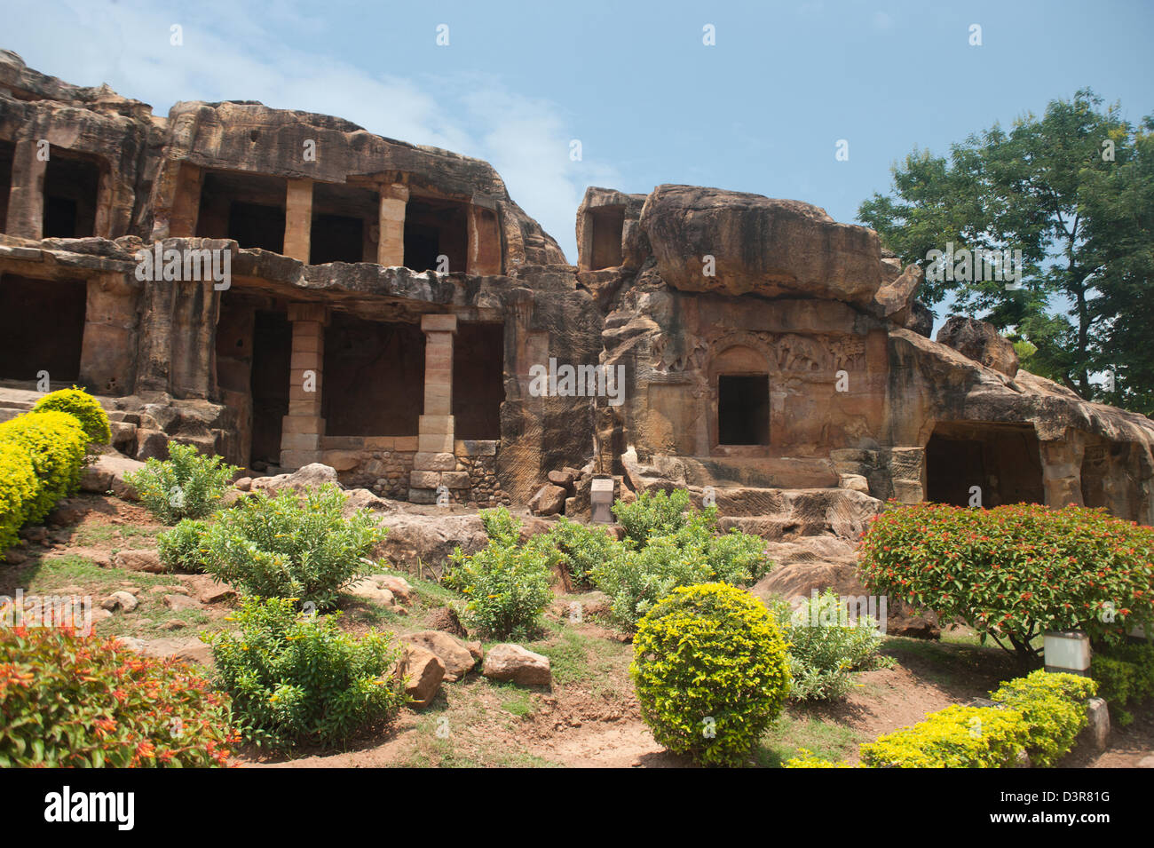 Resti di edifici in corrispondenza di un sito archeologico, Udayagiri e Khandagiri Grotte, Bhubaneswar, Orissa, India Foto Stock