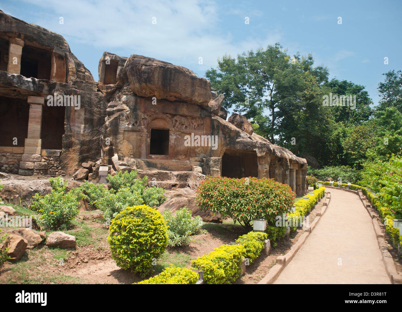 Resti di edifici in corrispondenza di un sito archeologico, Udayagiri e Khandagiri Grotte, Bhubaneswar, Orissa, India Foto Stock