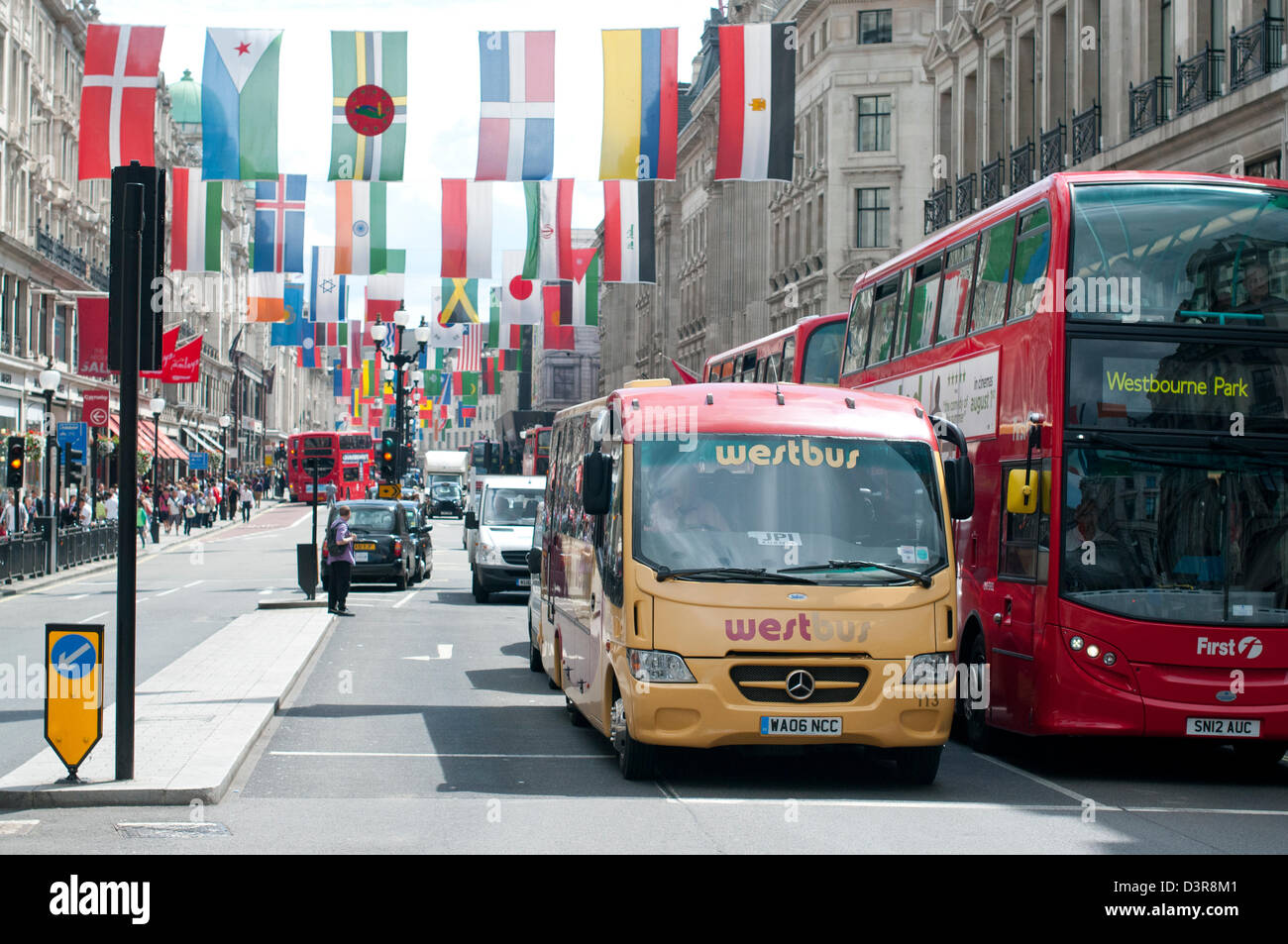 Autobus su Regent Street, Londra Foto Stock