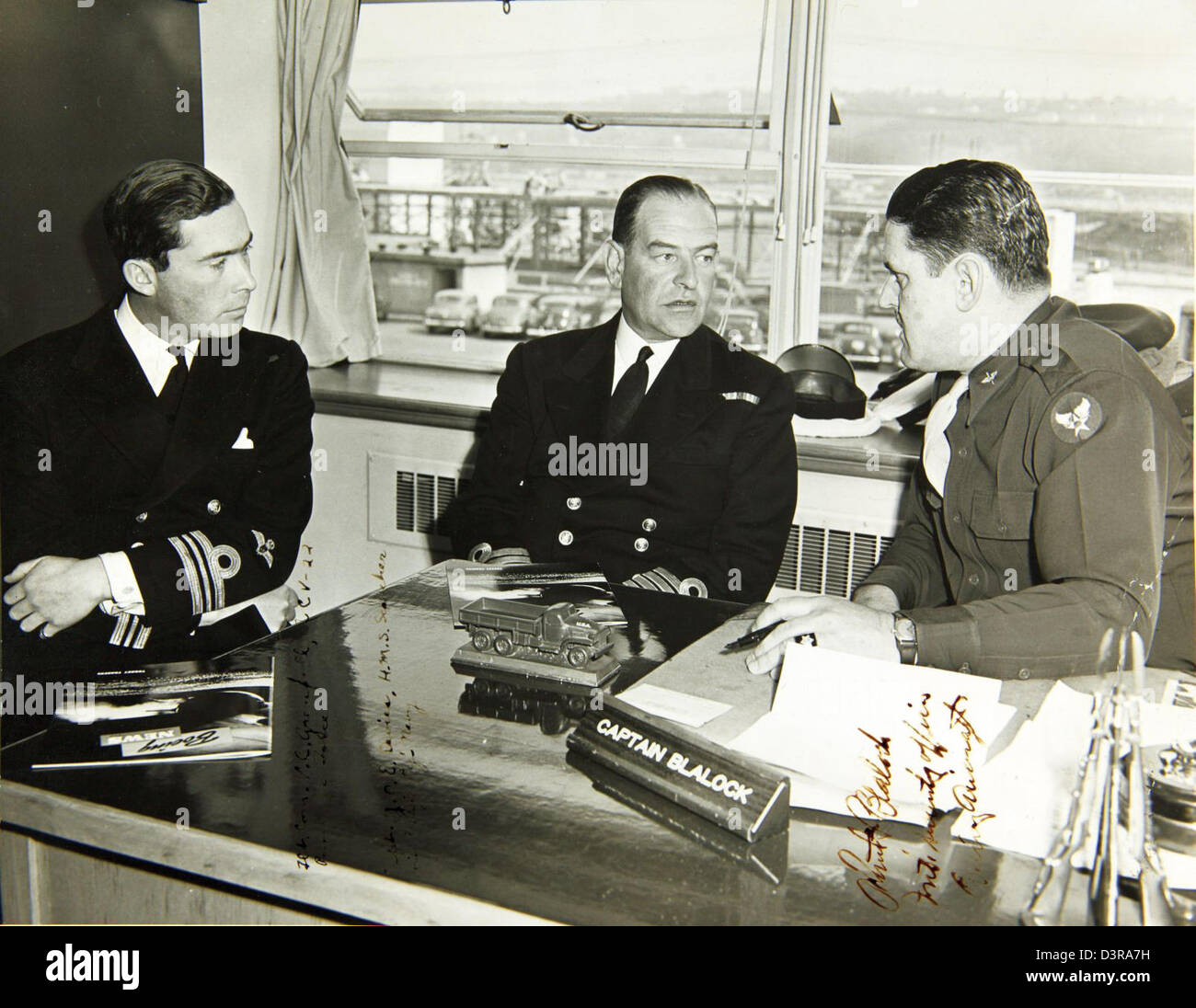 Capt. Forrest Blalock Collezione speciale Foto Foto Foto è di Lt. CMM V.C. Grenfell, ACV-22 Royal Air Force; Capt. G.O.E. Davies, HMS Scorcher, ''His Majesty's Navy'' e Captain Forrest Blalock. Foto Stock