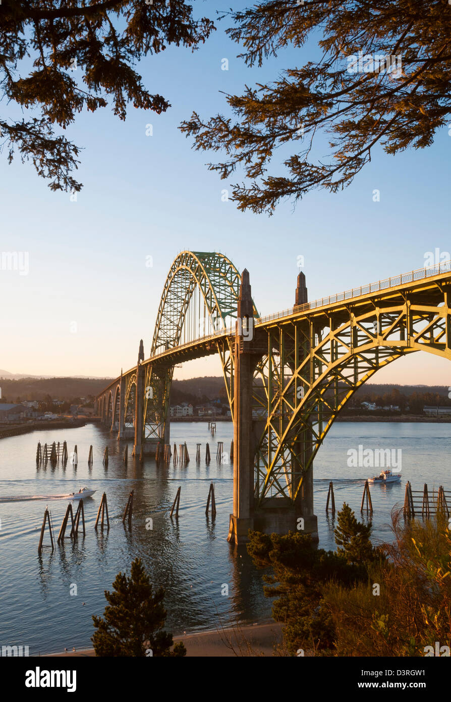 Yaquina Bay Bridge, Newport, central Oregon Coast. Foto Stock