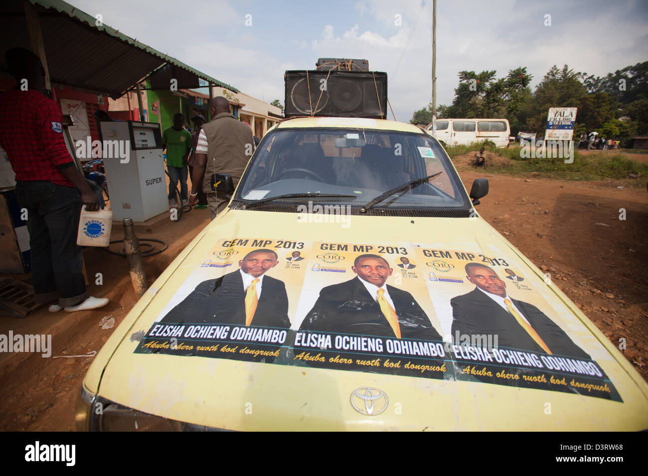 Cofano della vettura di campagna per la corda MP candidato Eliseo Ochieng Odhiambo, Yala, nella provincia di Nyanza, Kenya, Febbraio 2013 Foto Stock