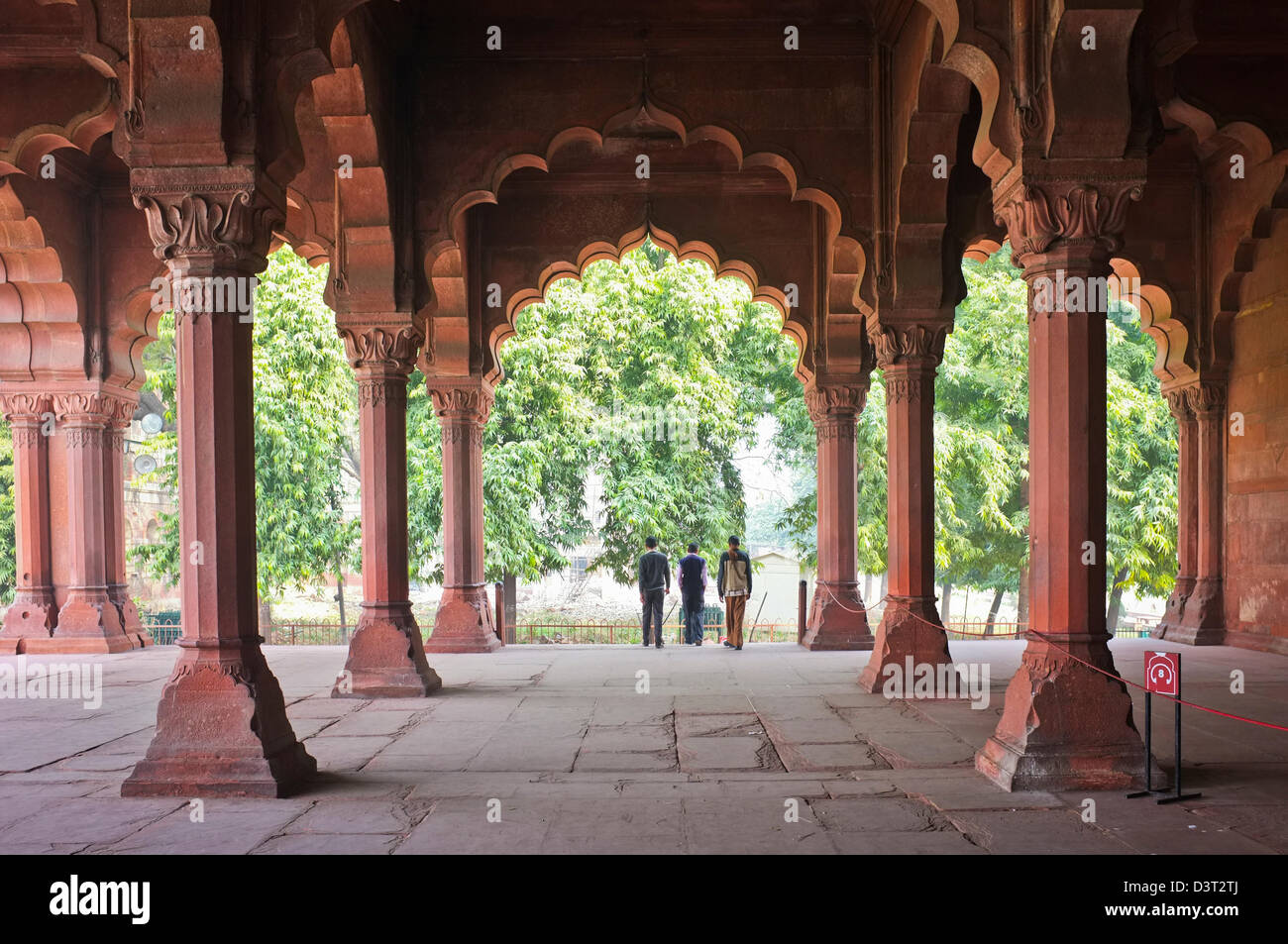 Rosse Fort Delhi Corridoio Medievale Di Arenaria Rossa Con Trono Di Marmo  Dell'imperatore a Delhi India Fotografia Stock Editoriale - Immagine di  storico, palazzo: 180947883