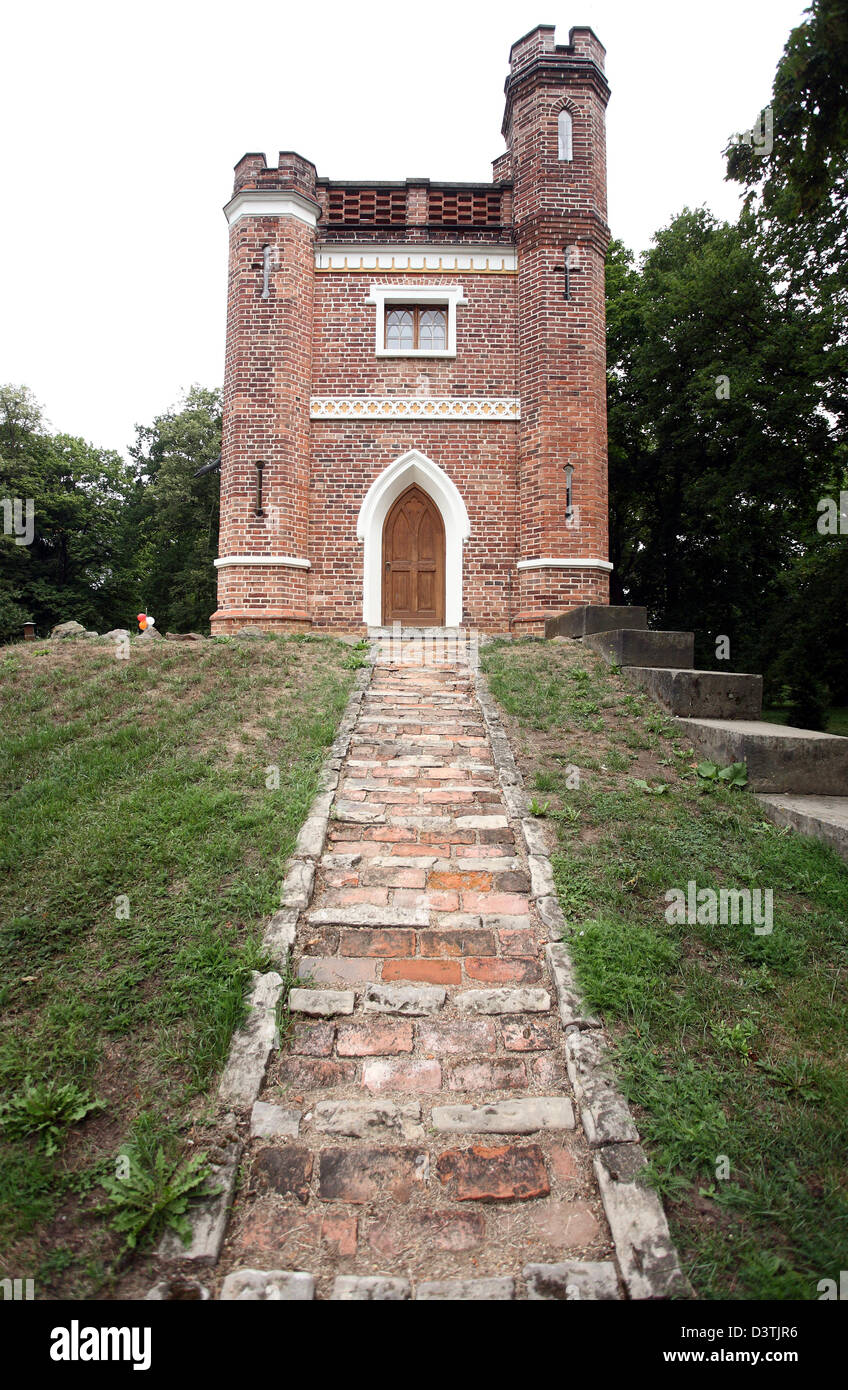 Dessau, Germania, il neo-gotico del gazebo o anche snake house nel Parco Luisium Foto Stock