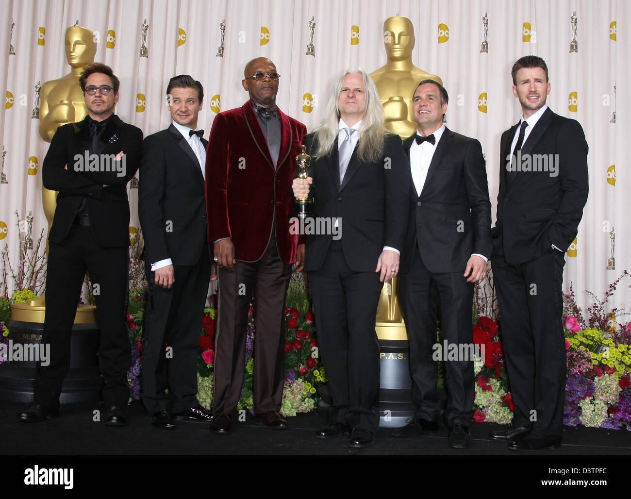 ROBERT DOWNEY JR & Jeremy RENNER & Samuel L. Jackson & CLAUDIO MIRANDA & MARK RUFFALO & CHRIS EVANS 85TH ACADEMY AWARDS PRESSROO Foto Stock