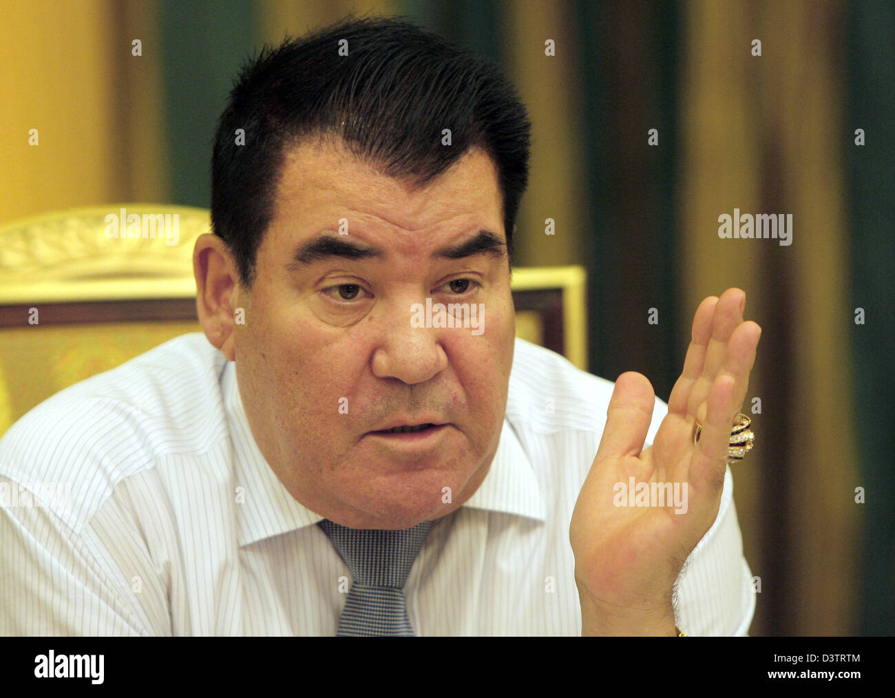 Il Presidente turkmeno Saparmurat Niyazov aka Türkmenbaşy raffigurato nella Aşgabat, Turkemenistan, 2 novembre 2006. Foto: Peer Grimm Foto Stock