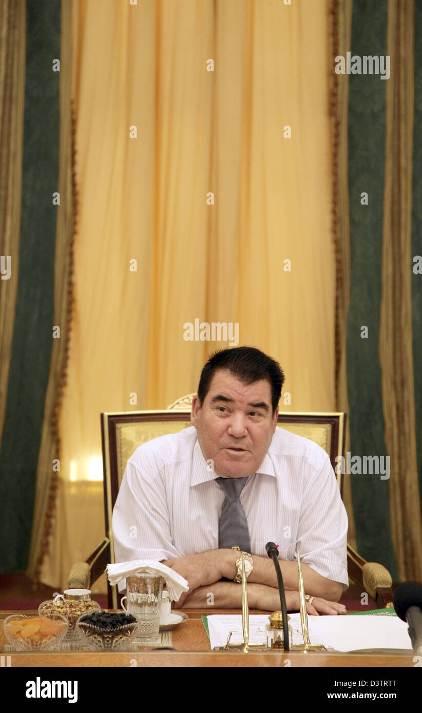 Il Presidente turkmeno Saparmurat Niyazov aka Türkmenbaşy raffigurato nella Aşgabat, Turkemenistan, 2 novembre 2006. Foto: Peer Grimm Foto Stock