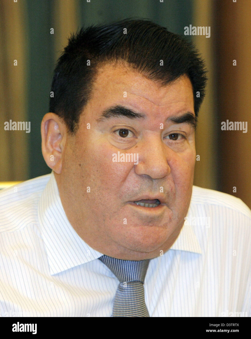 Il Presidente turkmeno Saparmurat Niyazov aka Türkmenbaşy raffigurato nella Aşgabat, Turkemenistan, 2 novembre 2006. Foto: Peer Grimm Foto Stock