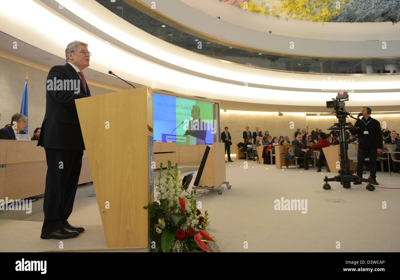 Ginevra, Svizzera, 25 febbraio, 2013. Il presidente tedesco Joachim Gauck tiene un discorso nella sala conferenze del Consiglio dei Diritti Umani delle Nazioni Unite a Ginevra, Svizzera, 25 febbraio, 2013. Presidente Gauck visite governative e organizzazioni non governative che durante i due giorni di viaggio in Svizzera. Foto: RAINER JENSEN/dpa/Alamy Live News Foto Stock