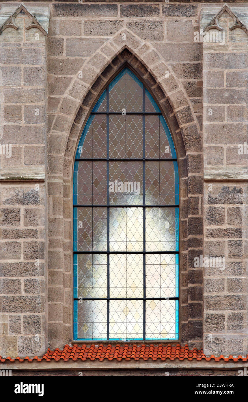 Finestra gotica - arco gotico Foto Stock