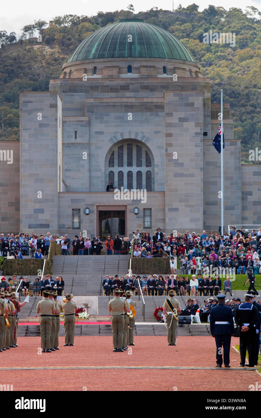 Nazionale di Anzac Day cerimonia presso l'Australian War Memorial. Canberra, Australian Capital Territory (ACT), Australia Foto Stock