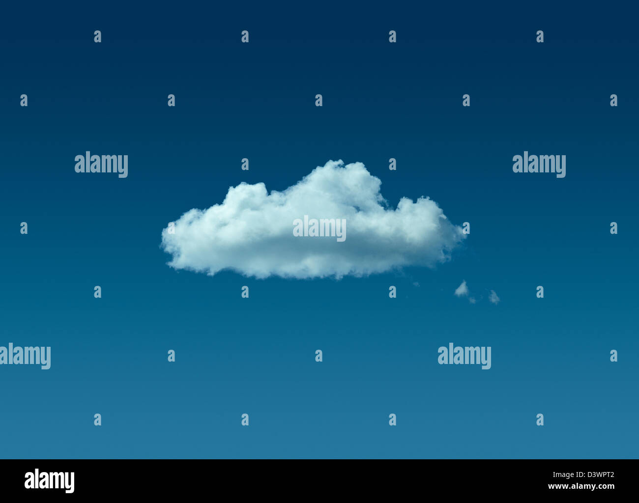 La Lonely nuvola nel cielo blu Foto Stock