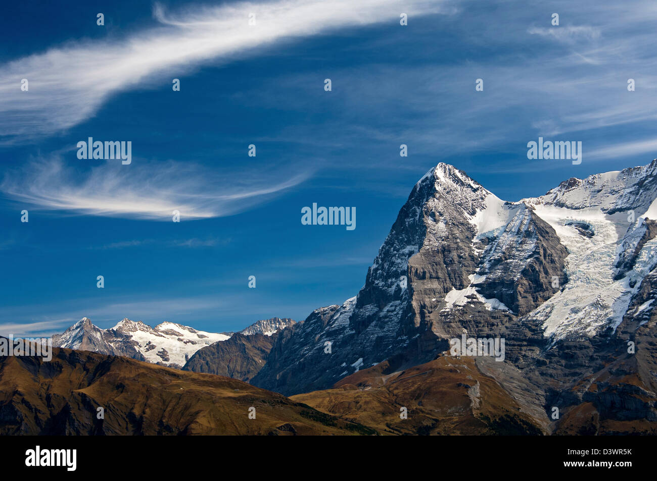 La catena montuosa delle Alpi Bernesi con il vertice di Eiger, Oberland bernese, Svizzera Foto Stock