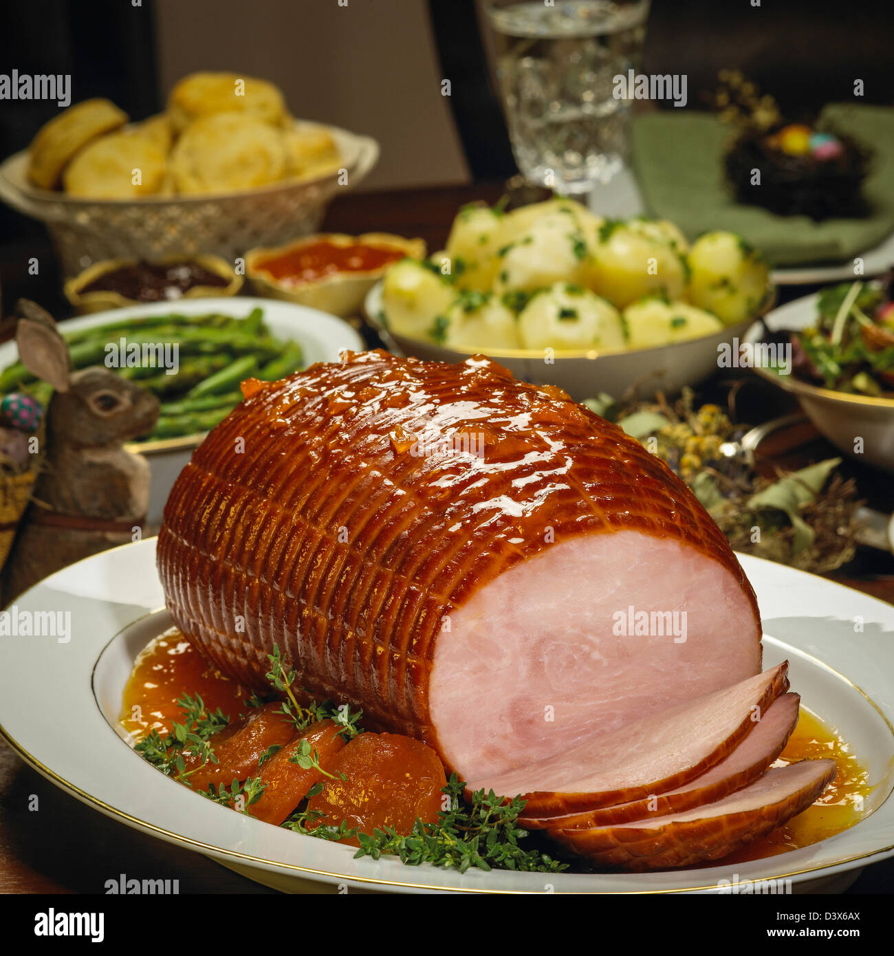 Spiral sliced ham immagini e fotografie stock ad alta risoluzione - Alamy