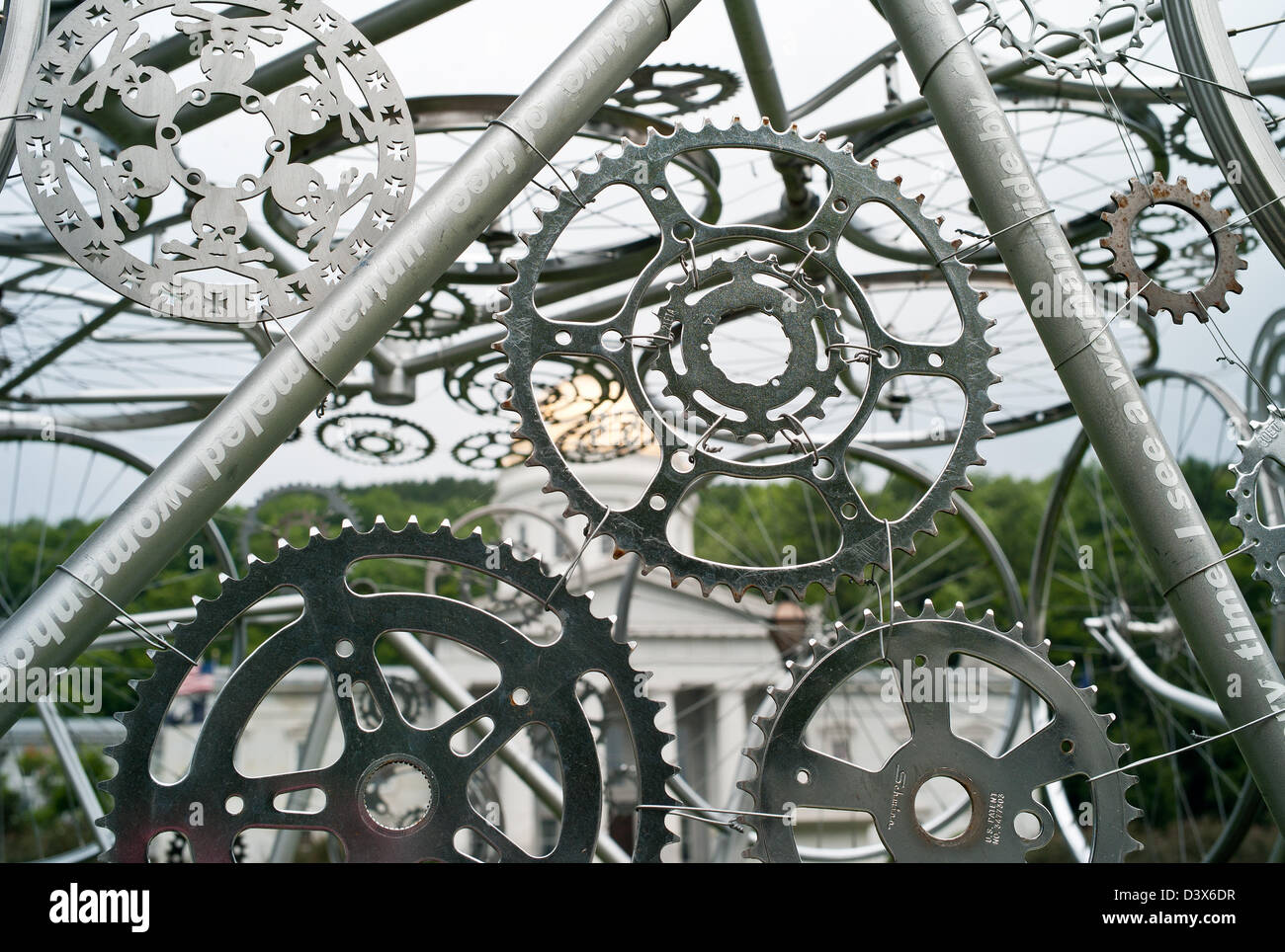 Una bicicletta scultura utilizzando parti in VT USA Foto Stock