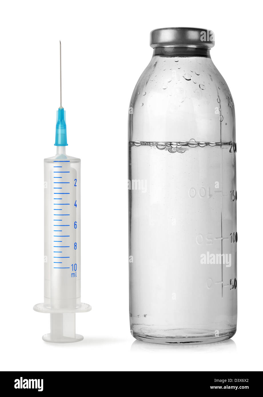 Bottiglie di medici per infusi con soluzione salina fisiologica e la siringa Foto Stock