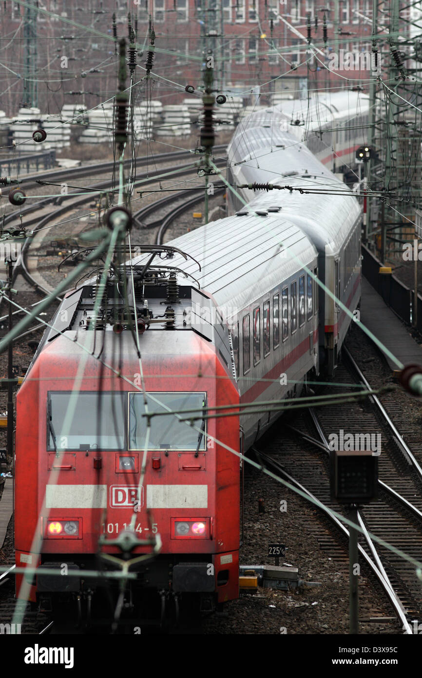 Amburgo, Germania, Deutsche Bahn IC presso la stazione centrale di Amburgo Foto Stock