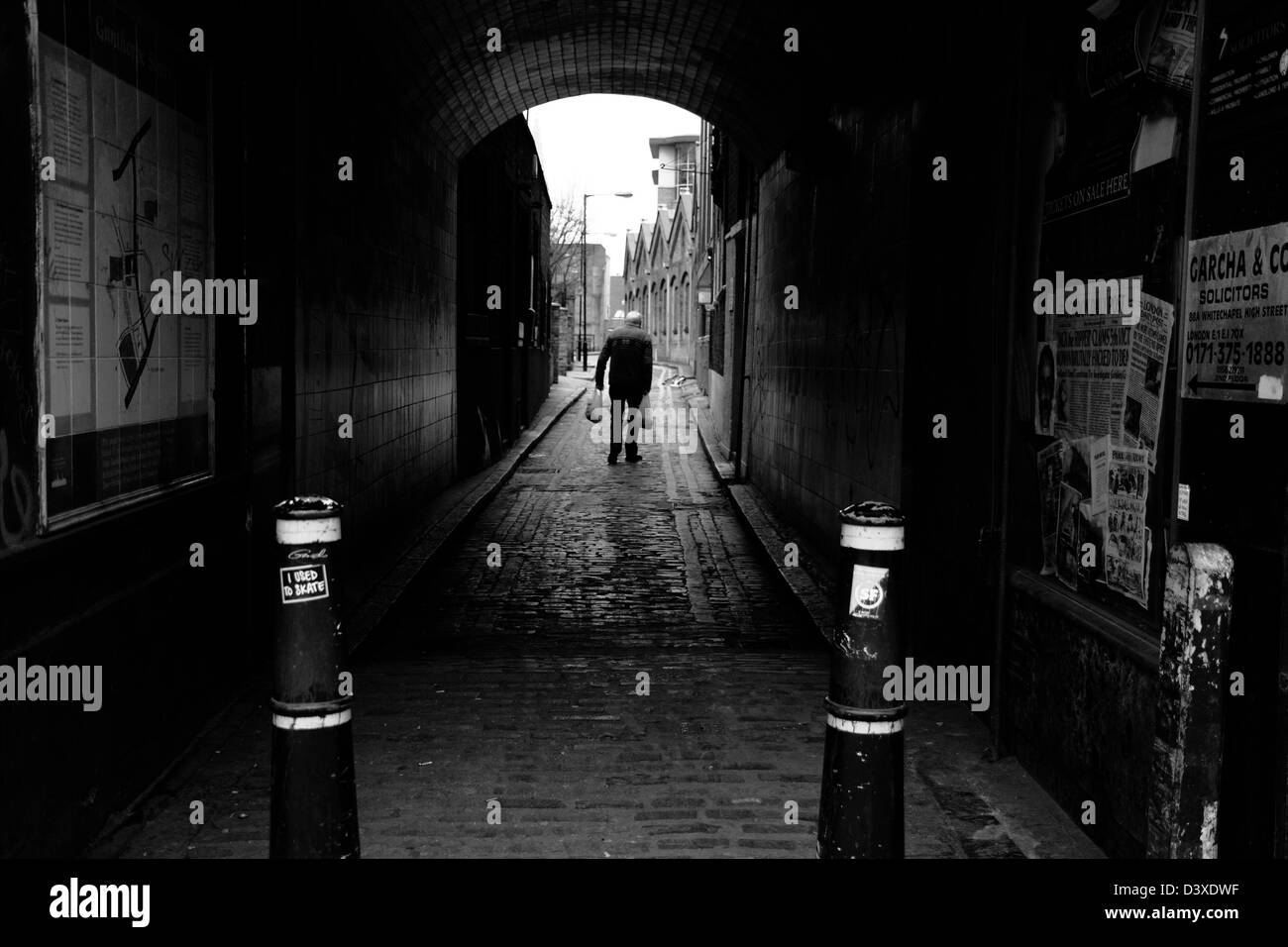 Londra in bianco e nero street photography: Gunthorpe street, Whitechapel, City of London, Regno Unito Foto Stock