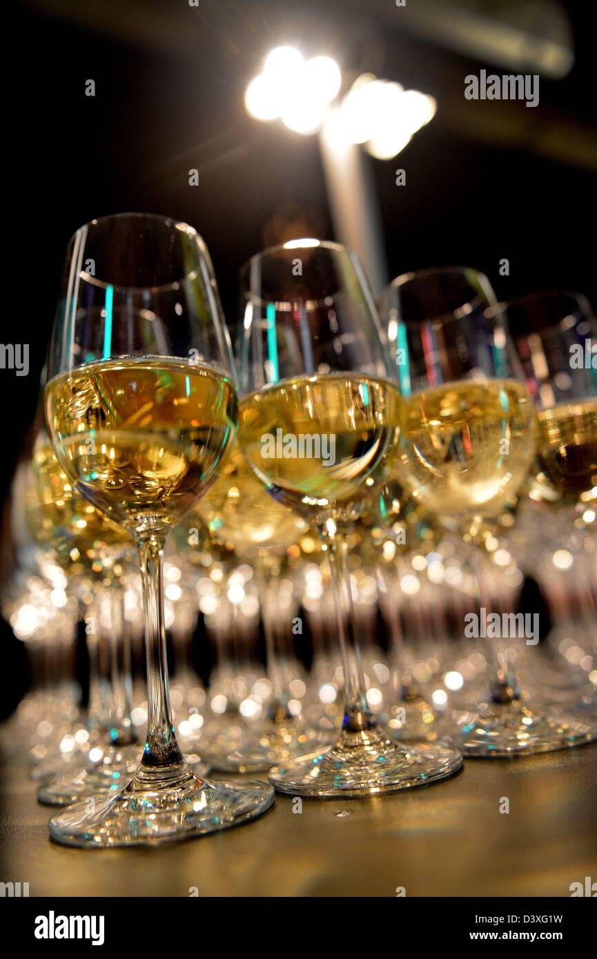 Le bevande contenenti alcol ad una festa a Francoforte sul Meno. Foto: Frank può Foto Stock