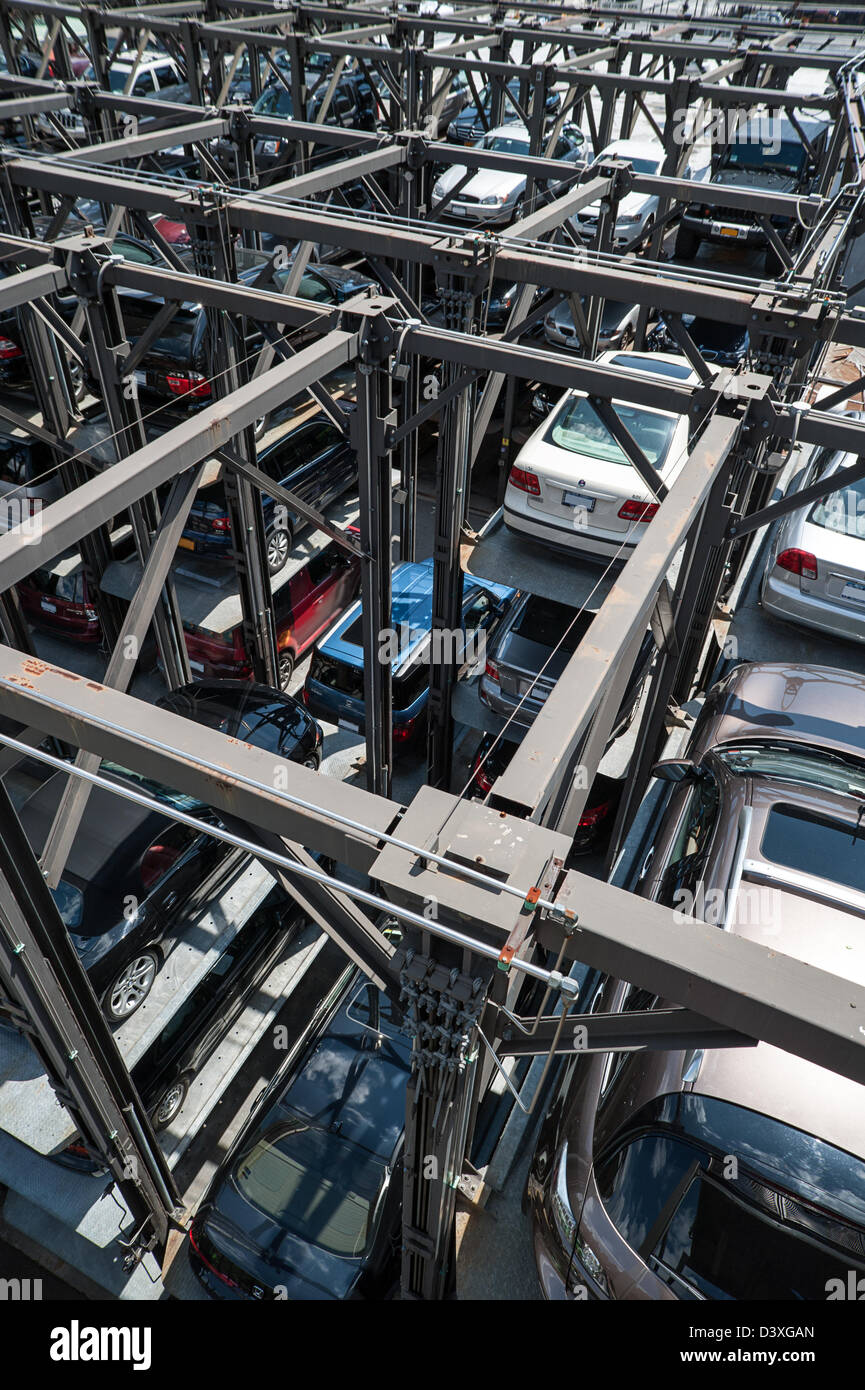 Verticale di parcheggio nella città di New York Foto Stock