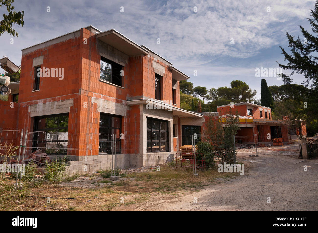 La costruzione di nuove case in Castelnau-le-Lez, periferia di Montpellier Hérault, Languedoc-Roussillon Foto Stock
