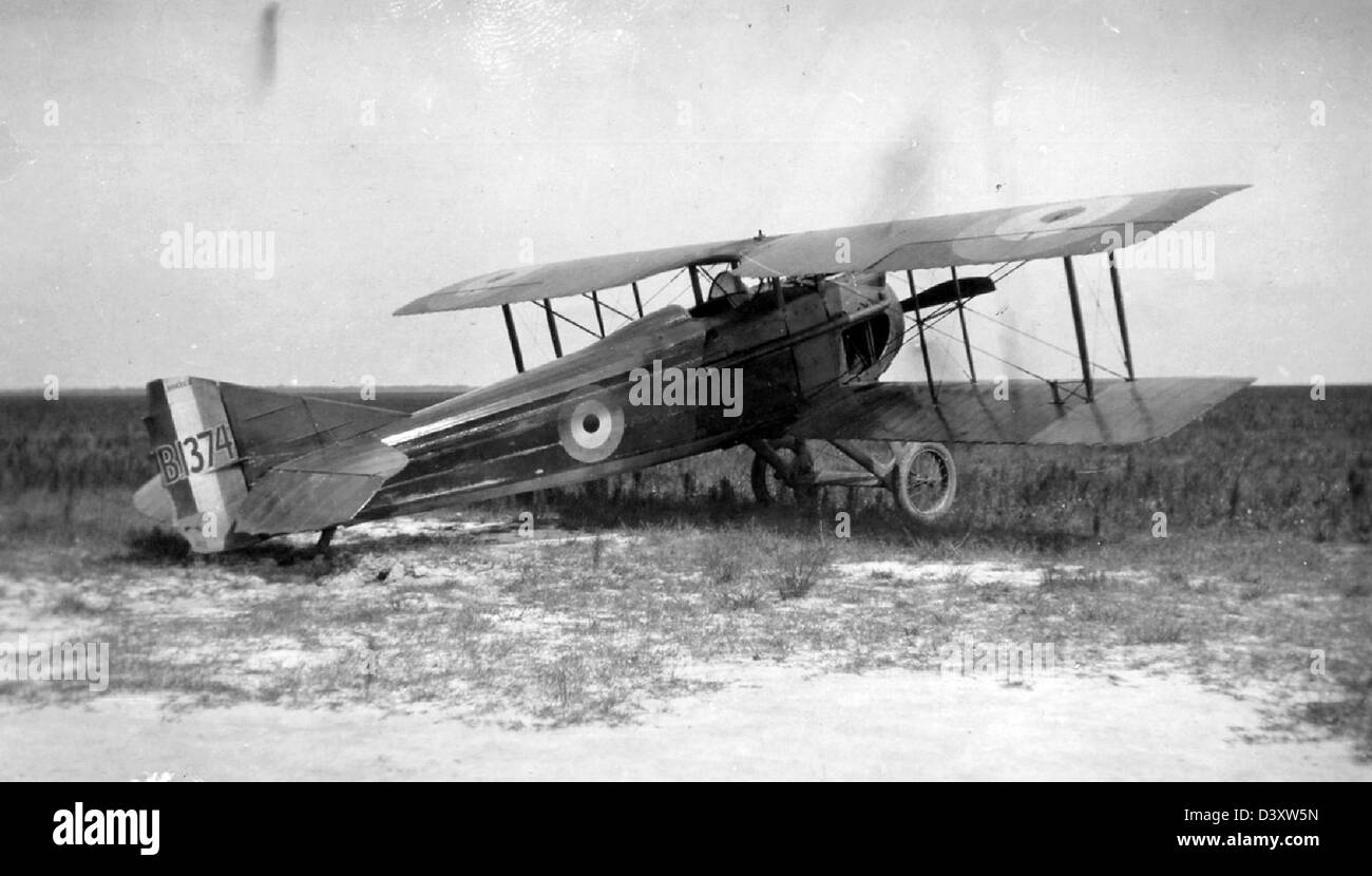 Lo SPAD VII era un caccia francese della prima guerra mondiale, rinomato per la sua efficacia di combattimento e il suo design. Giocò un ruolo fondamentale nelle battaglie aeree della grande Guerra, nota per la sua velocità e agilità nei combattimenti aerei. Foto Stock
