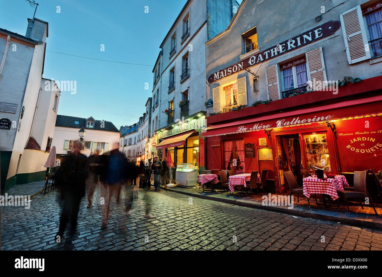 Rue Norvins e Maison Catherine vicino a Place du Tertre, Montmartre, Parigi, Francia Foto Stock