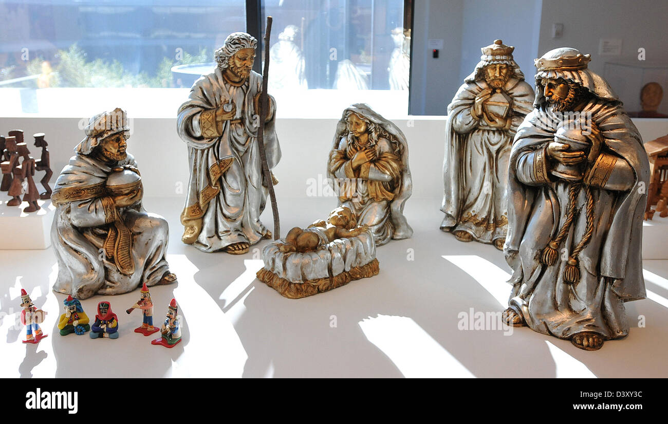 New Haven--Knights of Columbus Museum asili collezione dall Asia. "Chiesa Creche,' fusione cava pezzo di plastica dalla Cina. Artis Foto Stock