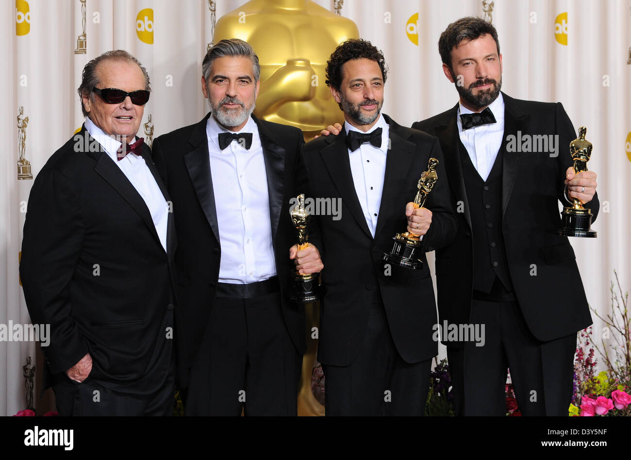 Los Angeles, Stati Uniti d'America. 24 febbraio 2013. Jack Nicholson, George Clooney, Grant Heslov e Ben Affleck in i vincitori press room all'ottantacinquesimo Accademia annuale Premi Oscar, Los Angeles, America - 24 Feb 2013. Credito: Sydney Alford / Alamy Live News Foto Stock