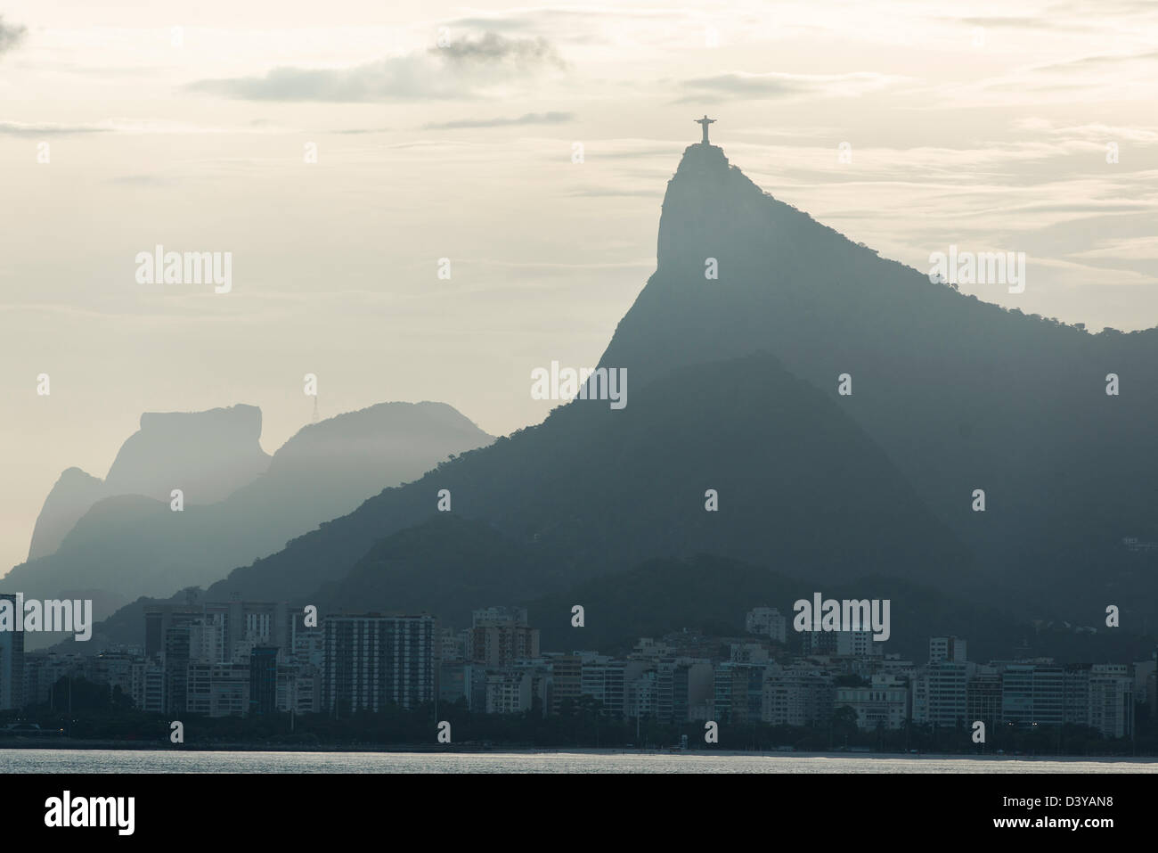 Cristo redentore con vista su Rio de Janeiro Foto Stock