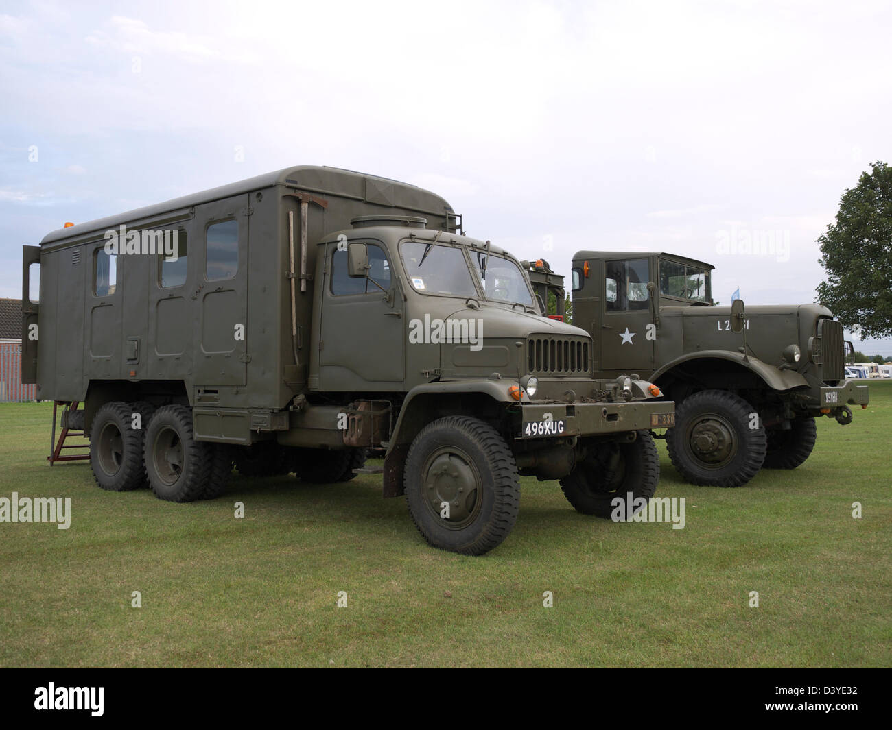 Coppia di vintage veicoli militari in Lincolnshire vapore e vintage rally Foto Stock