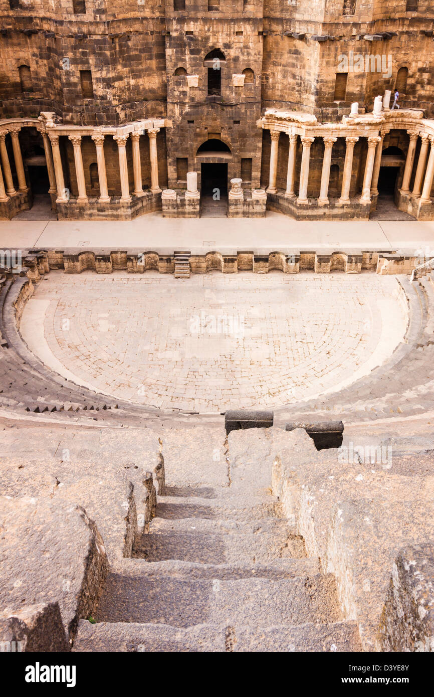 Il teatro di Bosra e la Cittadella. Foto Stock