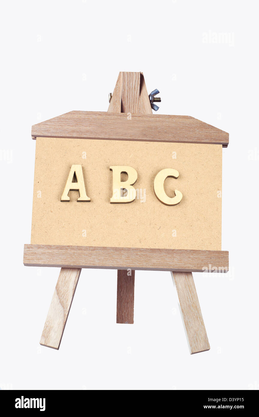 Abc di legno le lettere sulla lavagna Foto Stock