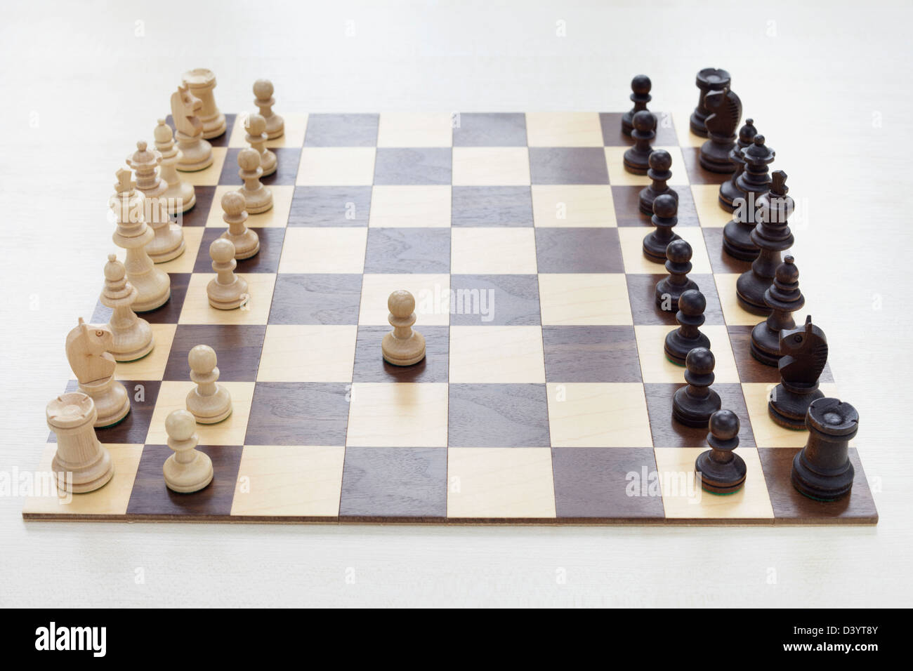 La scacchiera e pezzi di scacchi Foto Stock