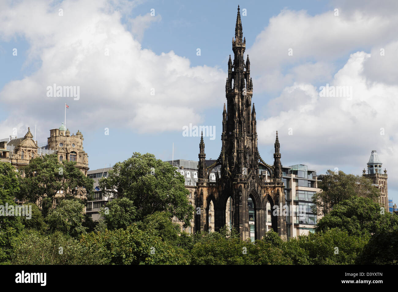 Il monumento di Sir Walter Scott nel centro di Edimburgo, Scozia, Regno Unito Foto Stock
