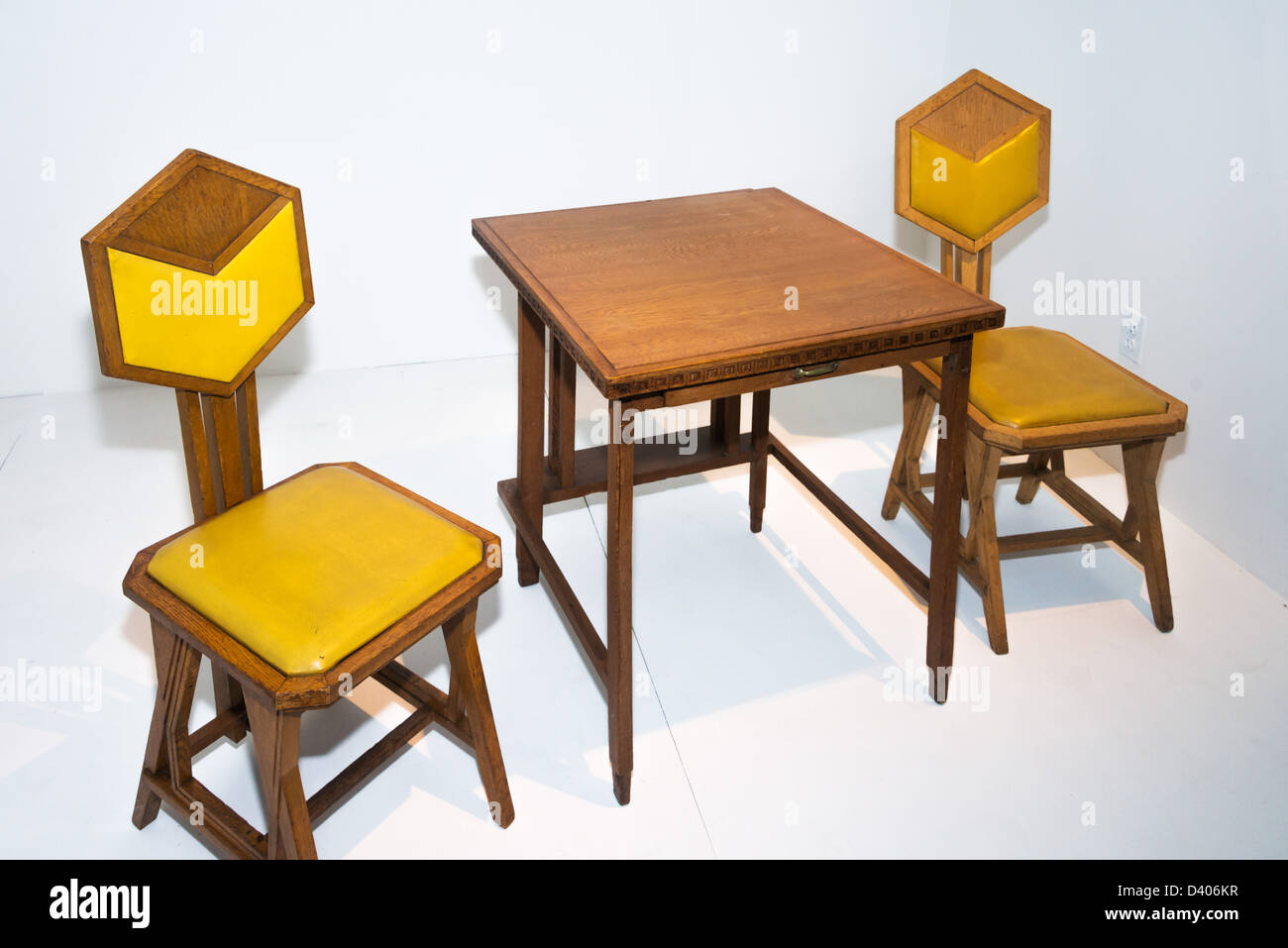 Frank Lloyd Wright mobili presso il Royal Ontario Museum di Toronto, Canada. Foto Stock