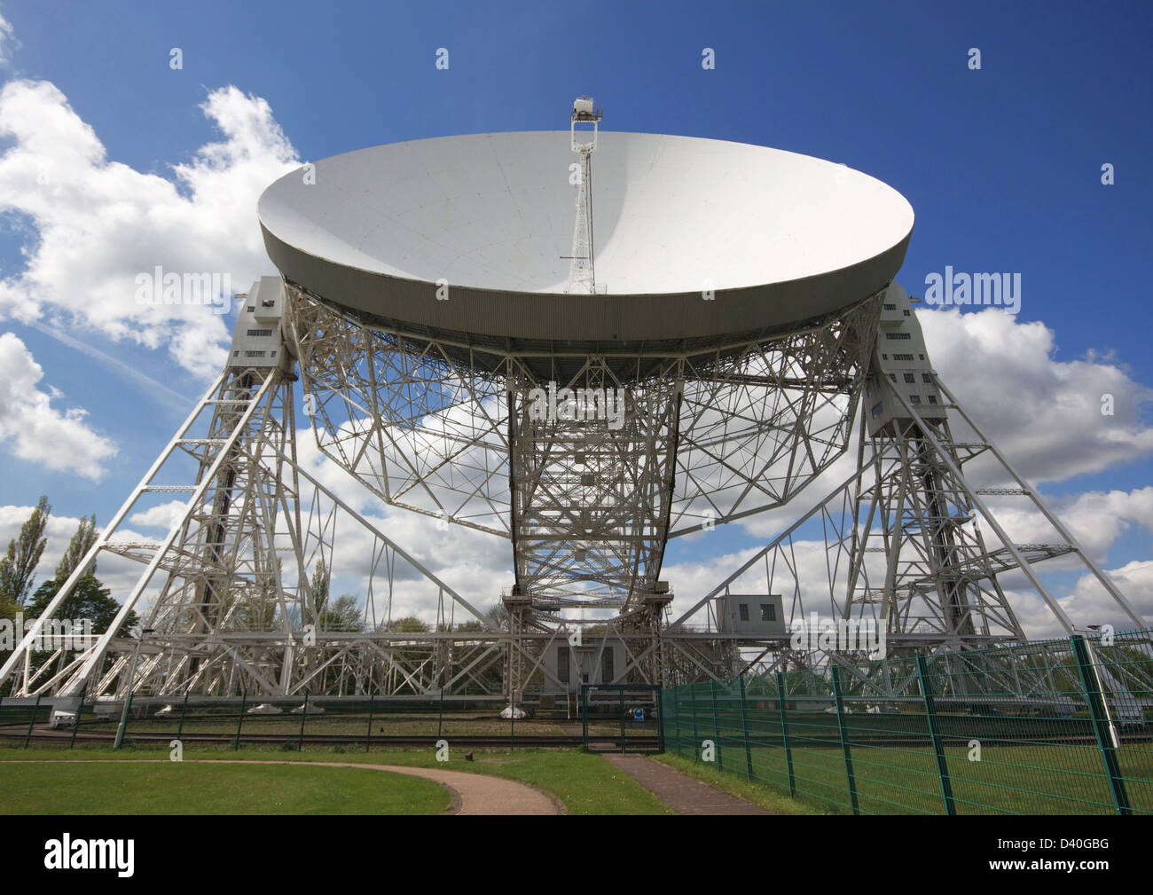 Il Lovell Radio Telescope presso il Jodrell Bank Observatory, Cheshire, Inghilterra Foto Stock