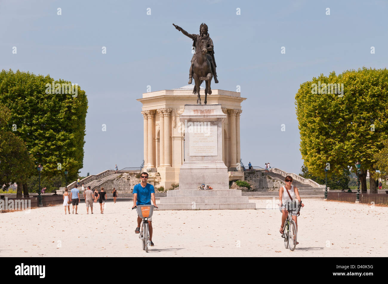 Montate la statua di Luigi XIV e Chateau d'Eau, Place Royale du Peyrou, Montpellier Hérault, Languedoc-Roussillon, Francia Foto Stock