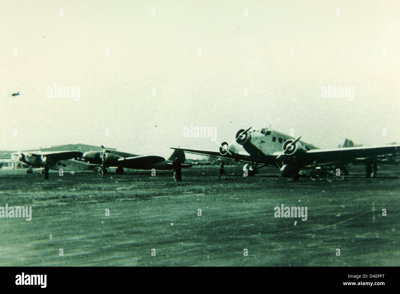 Lo Junkers Ju 52 era un aereo da trasporto tedesco ampiamente utilizzato durante la seconda guerra mondiale per scopi militari e civili. Il suo design robusto lo rendeva adatto per le operazioni in condizioni difficili. Foto Stock Lo Junkers Ju 52 era un aereo da trasporto tedesco ampiamente utilizzato durante la seconda guerra mondiale per scopi militari e civili. Il suo design robusto lo rendeva adatto per le operazioni in condizioni difficili. Foto Stock